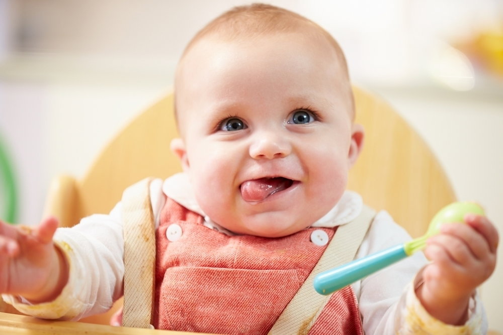 Refluxo em bebê: o que é, quando é normal e como tratar