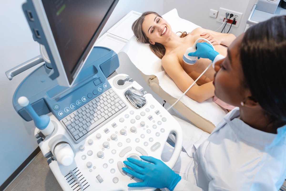 Ultrassom das mamas: indicações, procedimento e interpretação de resultados