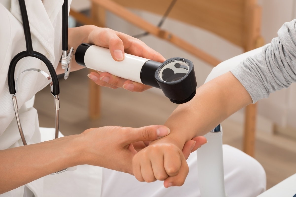 Dermatologista: especialista que cuida da pele, unhas e cabelos
